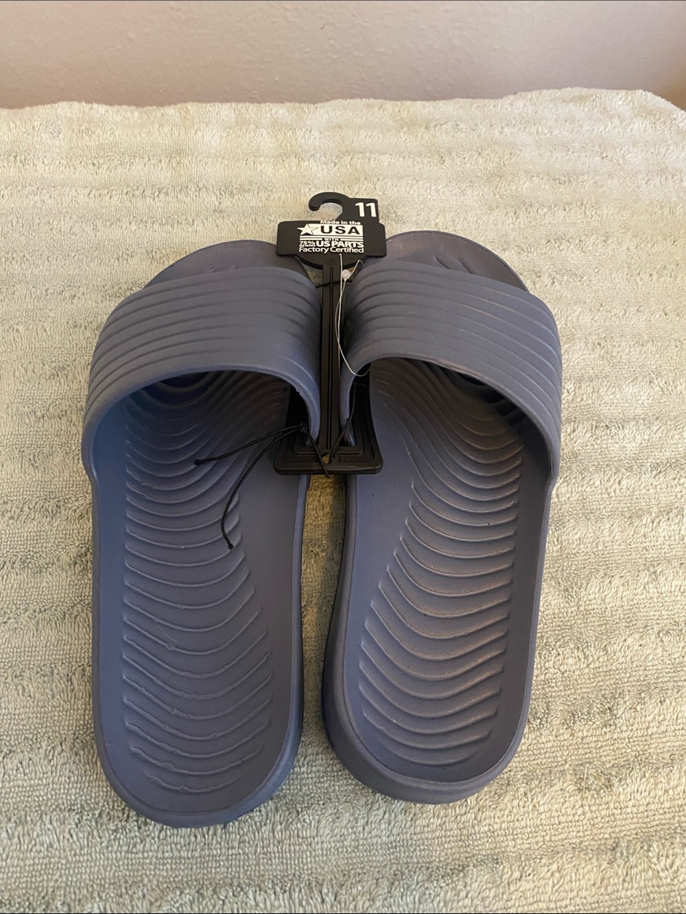 3/$20 Slide sandals - Picture 11 of 14